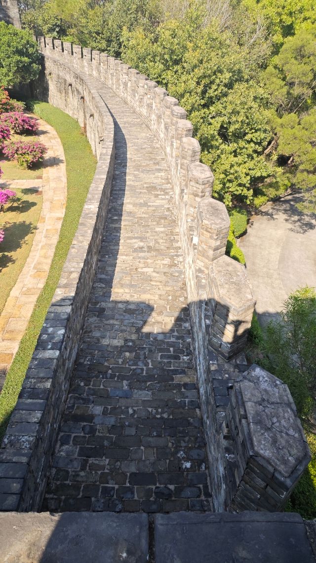 大廣州的「神秘古長城」—— 蓮花城