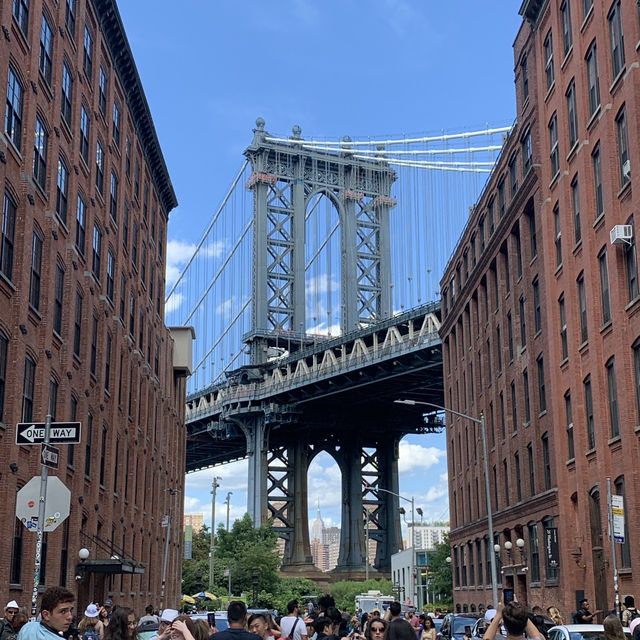 Bridging Views: Exploring Dumbo and Brooklyn Bridge