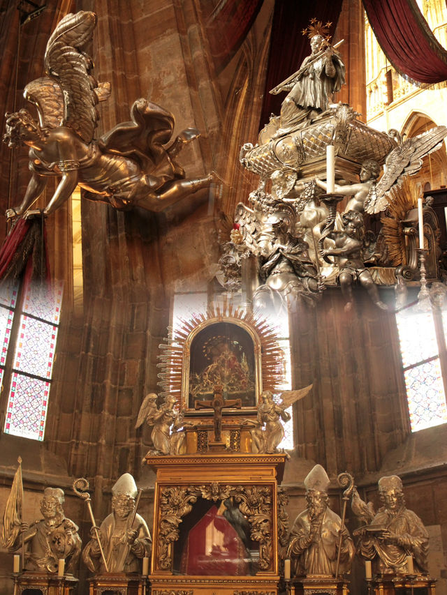 Morning Serenity: Discovering the Majesty of St. Vitus Cathedral in Prague