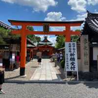 京都！伏見稲荷大社「東丸神社」学問向上と受験合格の神様