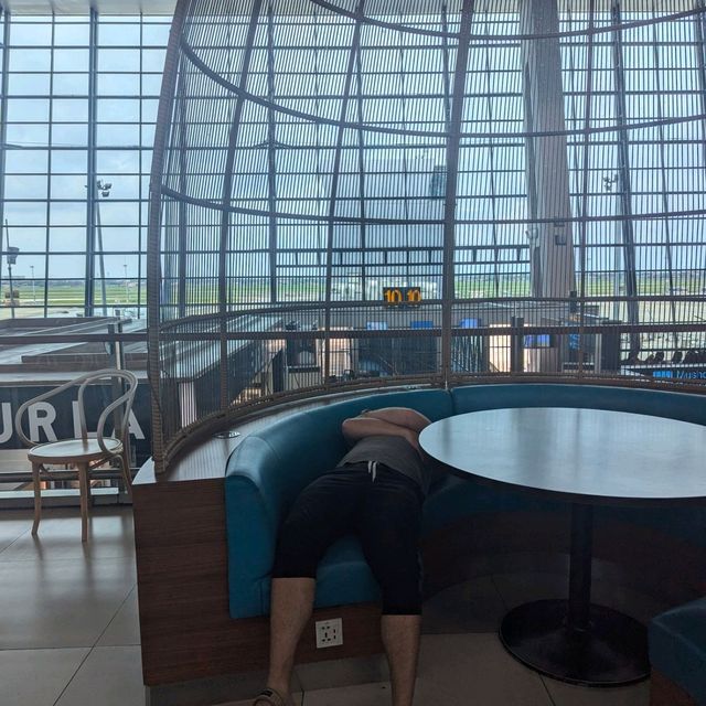 CGK terminal 3 is a great place to get horizontal 