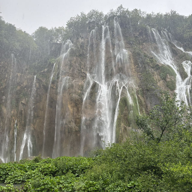 📍Plitvice Lakes National Park, Croatia 🇭🇷