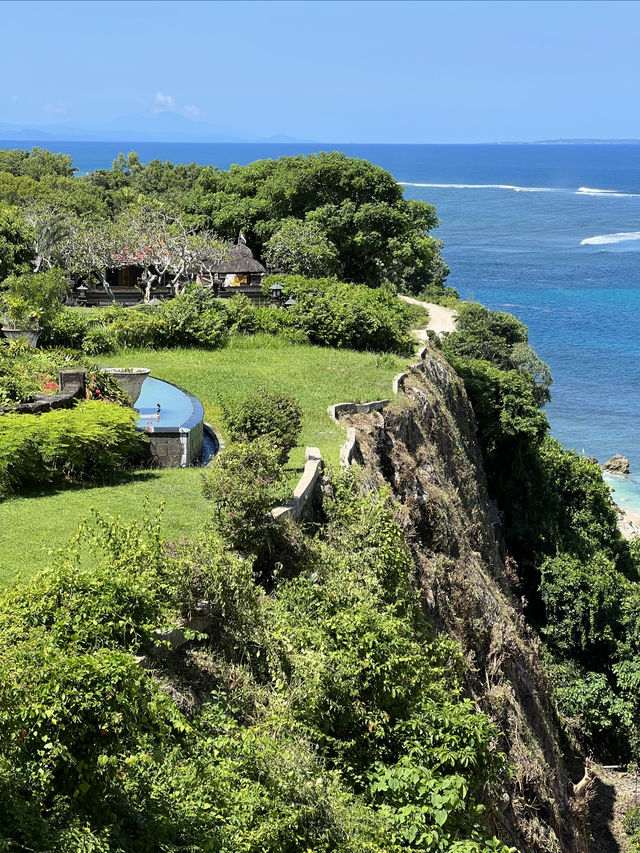 The water turns gradually blue from clear and the sand is fine, making it the most beautiful beach in Bali.