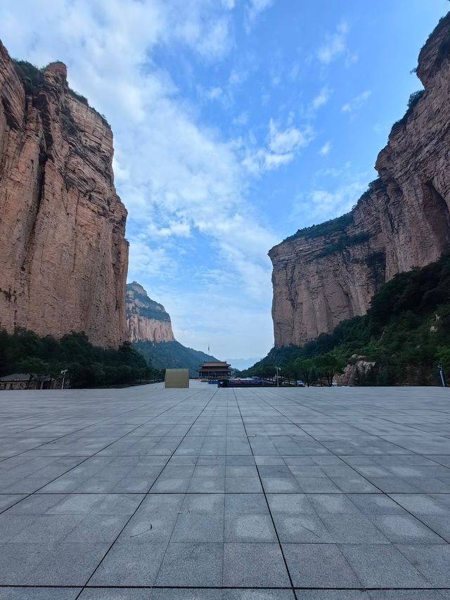 黃崖洞旅遊區。