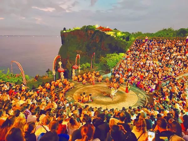 Bali's Uluwatu Temple and Kecak Dance Experience