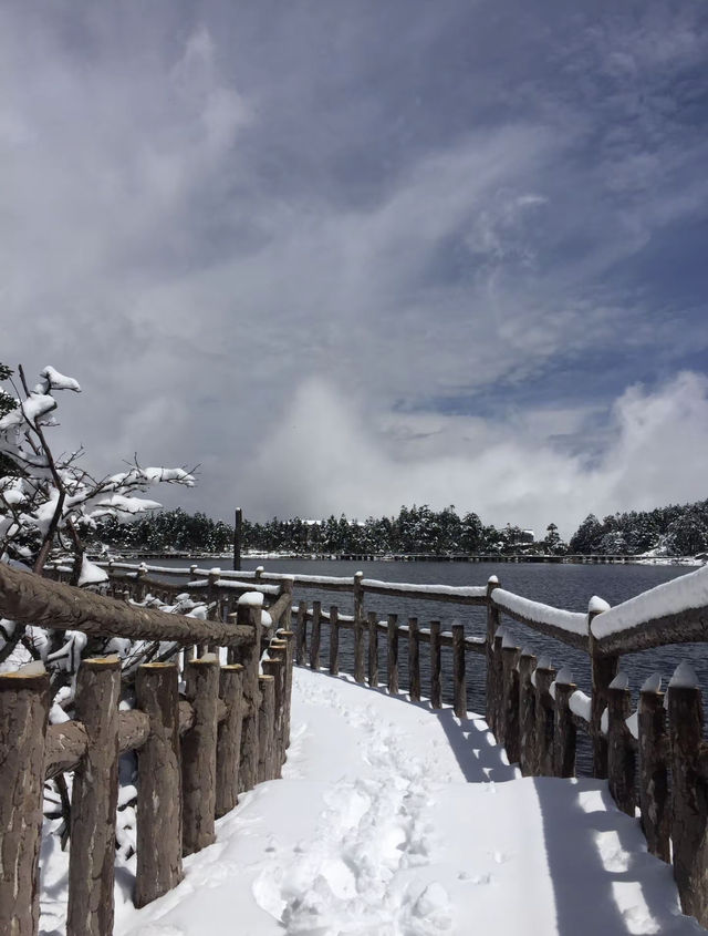 雪後的螺髻山，依然美得令人讚嘆