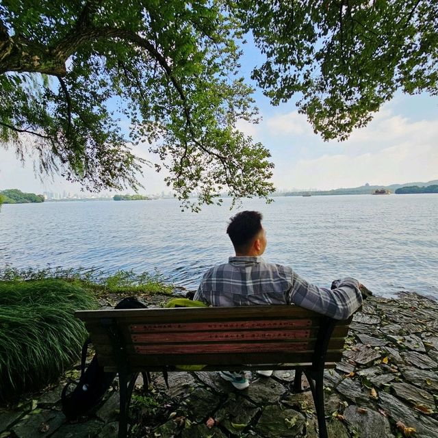 A Perfect Day at West Lake, Hangzhou: Scenic Serenity Awaits!