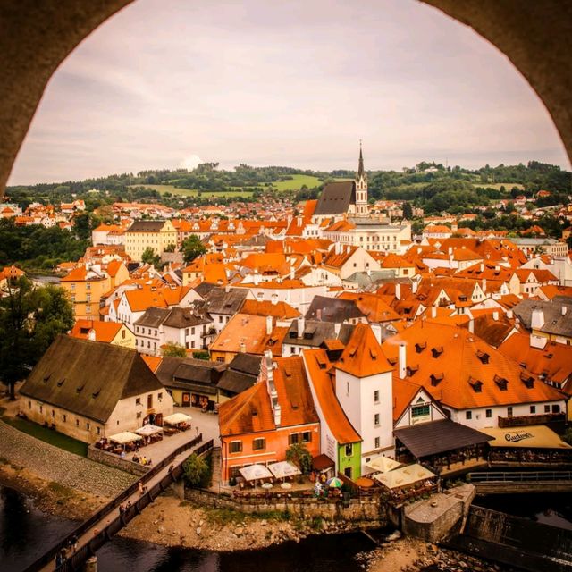 Český Krumlov：童話般的中世紀小鎮，時間在此停駐