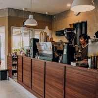 TUKU COFFEE | WITH A MINIMALIST AMBIENCE THAY FEEL COMFORTABLE & TRANQUIL