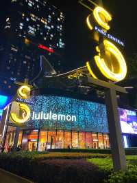 Bustling Guangzhou mall 🛍️🛒