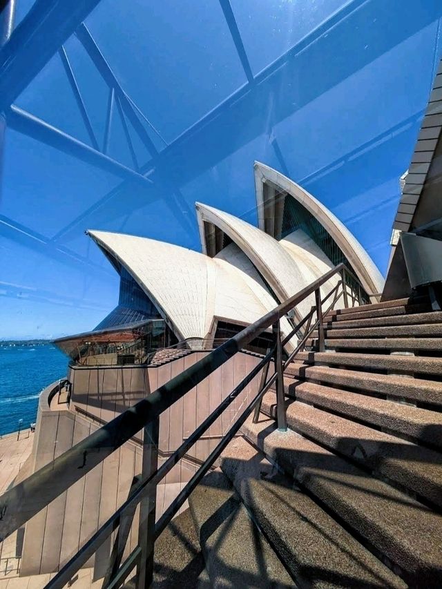 Exploring the 2 most iconic landmarks of Sydney, Australia.