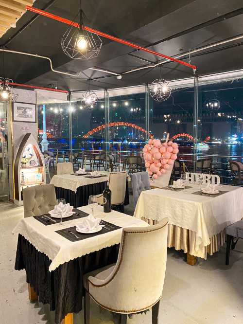 Du Thuyền Marina Restaurant Đà Nẵng