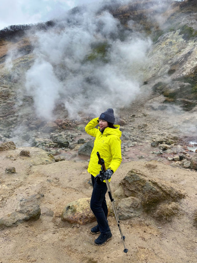 堪察加旅行絕美荒野之危險峽谷間歇泉。