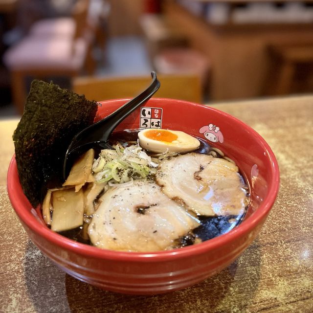 📍香港銅鑼灣｜富山麵家 · 東京拉麵秀連續5年冠軍級黑醬油拉麵🏆🍜