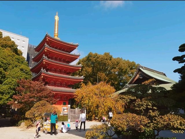 隱藏在繁華城市的寺廟建築群