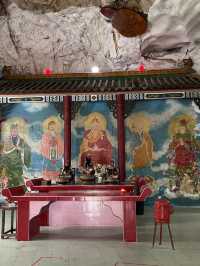 Sam Poh Tong Temple