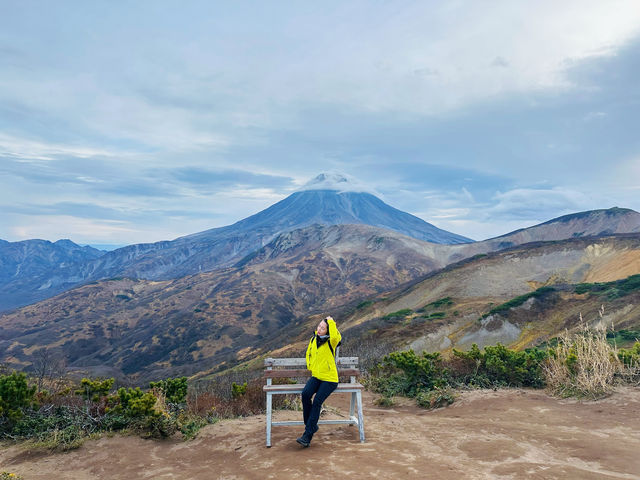 堪察加旅行絕美荒野之危險峽谷間歇泉。