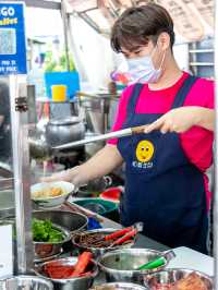 Lao Mu Zi Curry Mee, is a renowned eatery in Penang