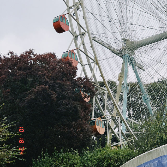 A Rainy Day at Everland