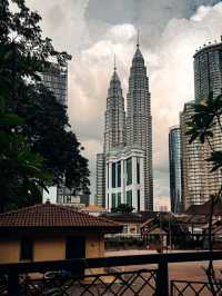 Kuala Lumpur: Where Skyscrapers Meet Culture! 🌆🌴