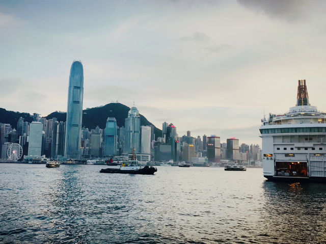 香港🇭🇰 - 百看不膩的維多利亞港夜景