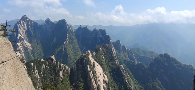 華山：奇險天下第一山，等你征服！。