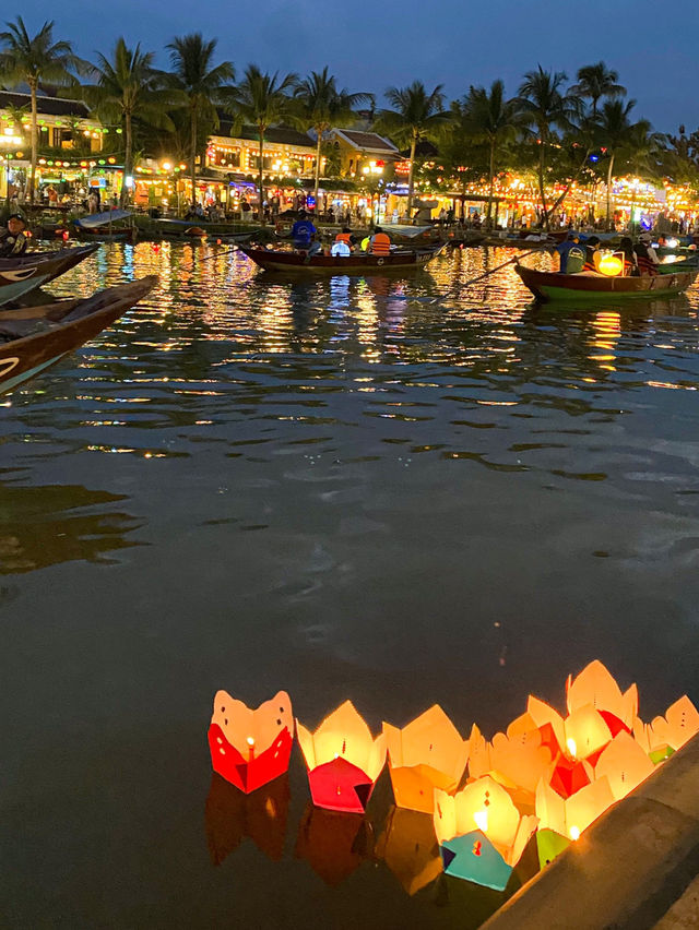 Releasing Lanterns at Hoai River 