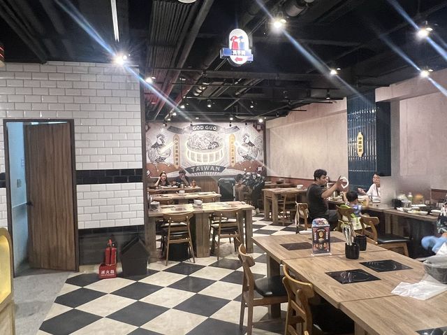 尬鍋台式潮鍋｜台北西門町店，新鮮蔬菜自助吧、白飯吃到飽