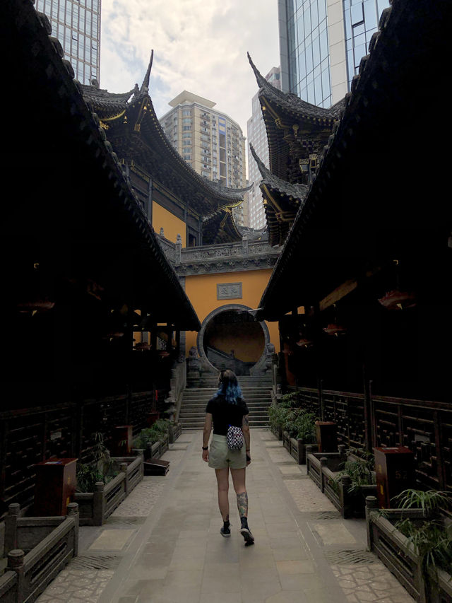 Luohan Temple: Constrast Between Old and New in Chongqing 🇨🇳