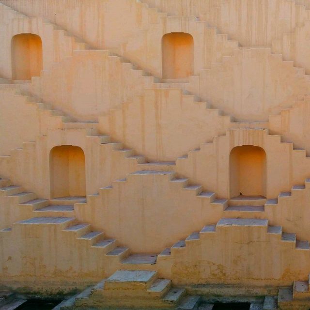 Panna Meena ka Kund งานศิลป์ Stepwell