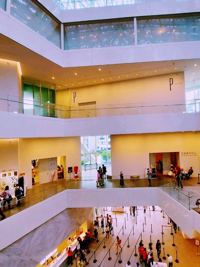 台南市立美術館二館——藝術與建築的完美結合