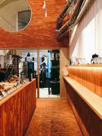 London | The great coffee shop with brilliant interior design