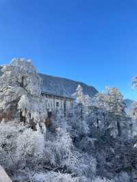 峨眉山2日深度遊 玩轉經典路線