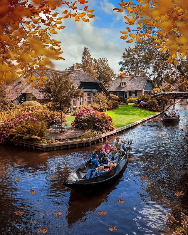 Giethoorn, Netherlands: Get Lost in the Fairytale Village!