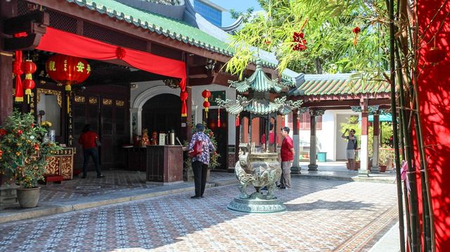 Thian Hock Keng – Oldest Chinese Temple in Singapore