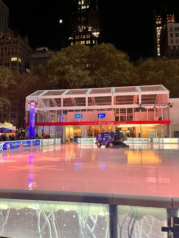 New York's Ice Skating Market! Let's Go!