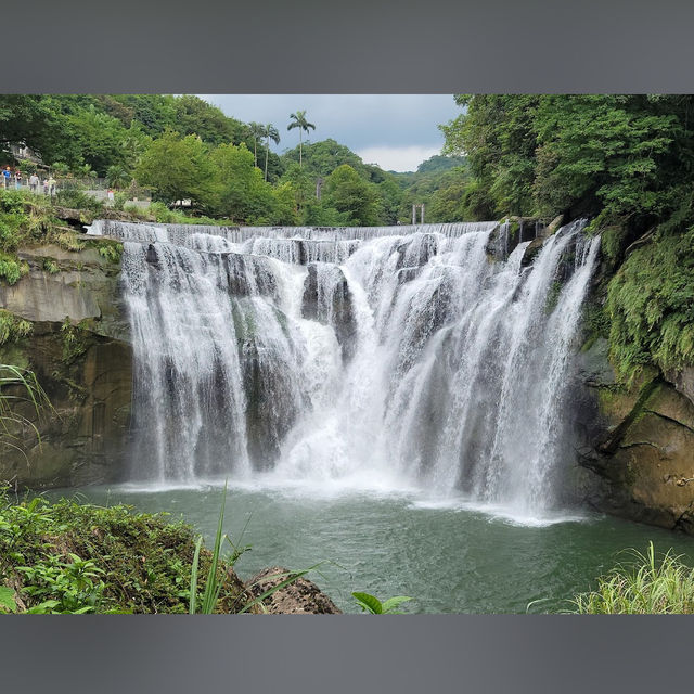 台北周邊一日遊必去：十分瀑布