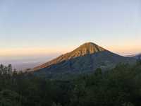 伊真火山和布羅莫火山