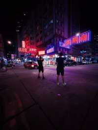 Discover the cyberpunk streets of Mong Kok 📷