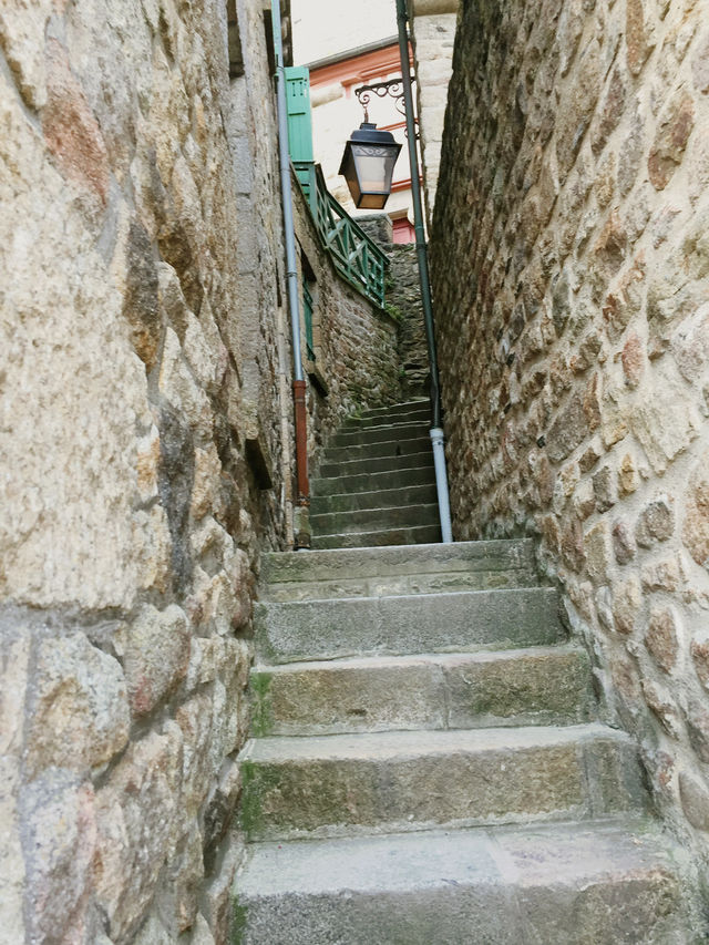 一度は訪れてみたい！大天使ミカエルのいるモン・サン・ミッシェル🏰