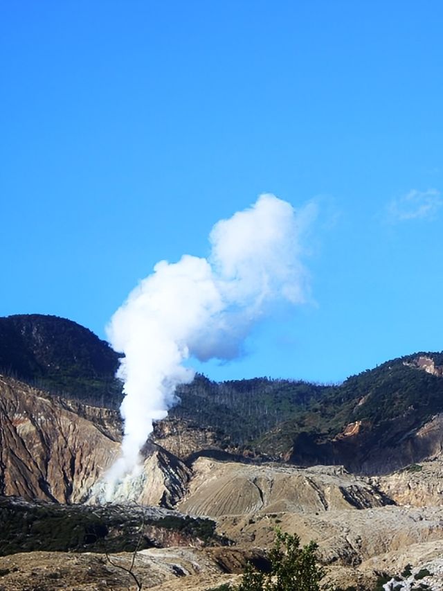 火山探險：馬朗市的自然奇觀。