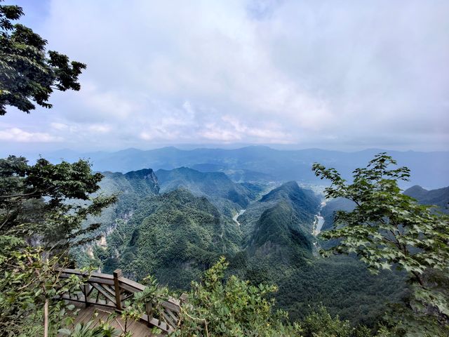 如果真有一個地方可以讓人穿越，必是天門山！