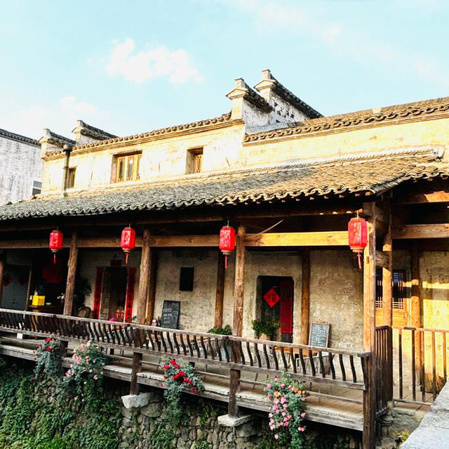 Mystical morning at Banyan Tree Huangshan 