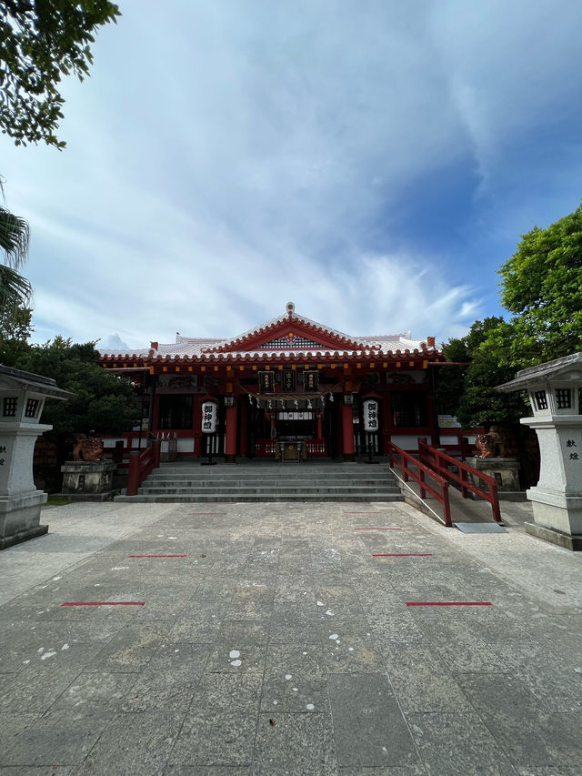 【沖縄🇯🇵】崖の上に浮かぶ神社