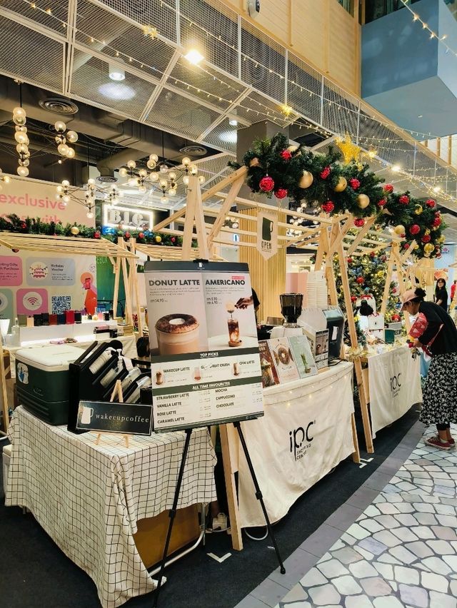 Christmas Magic at IPC Shopping Centre: A Solo Traveler's Dream