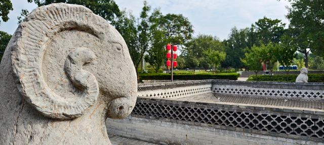 地下古村~陝州地坑院。