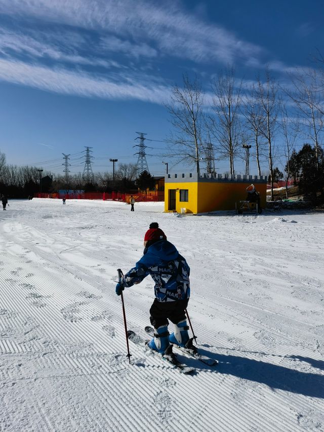 軍都山滑雪場｜北京滑雪季 新手友善適合親子