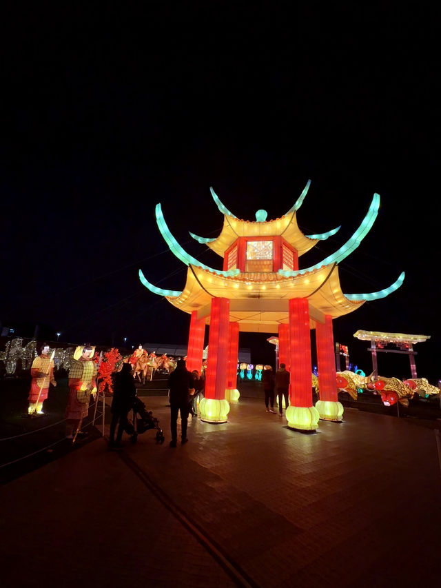 Explore the Illumi Light Show in Mississauga