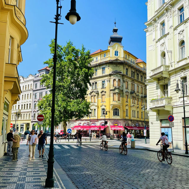 One of Europe’s most charming cities 🇨🇿 👫❤️😎