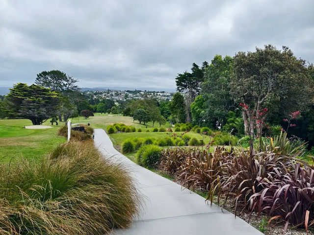 Scenic Golfing Experience: Maungakiekie Golf Club